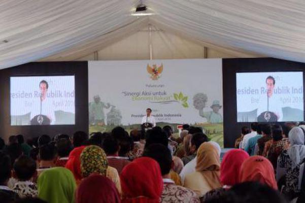 Kominfo Luncurkan Aplikasi Berbasis Teknologi Selular Khusus Petani