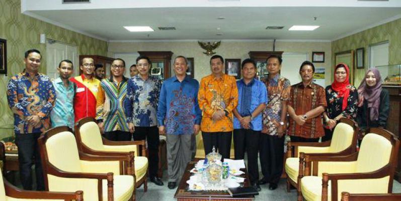 Plt Gubernur Sumut Janji Bantu Penyelesaian Visa Belajar Mahasiswa Malaysia          