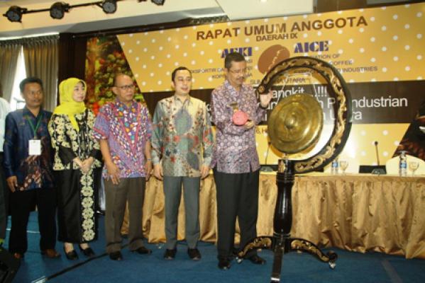 Plt Gubsu Buka RUA IX Asosiasi Eksportir dan Industri Kopi Indonesia
