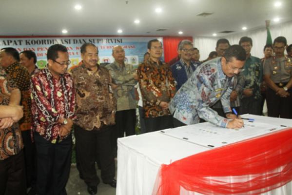 Plt Gubsu dan 15 Bupati/Walikota Hasil Pilkada Teken Komitmen Berantas Korupsi