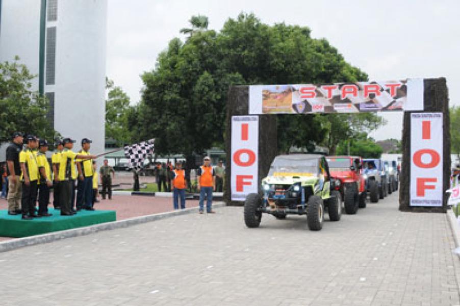 Kasdam Lepas Peserta Medan Bukit Barisan Extreme Offroad Competition 2013