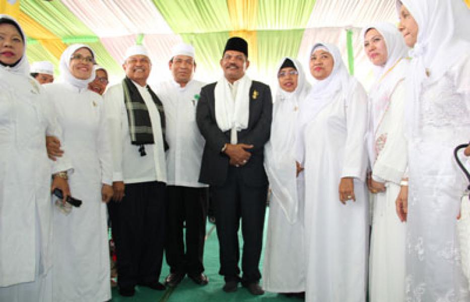 Rahudman Menangis Saat Zikir Akbar