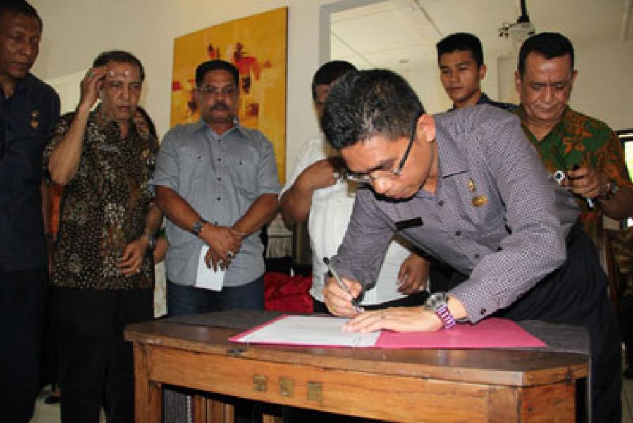 Rahudman Hadiri Syukuran Penerimaan Piala TPID