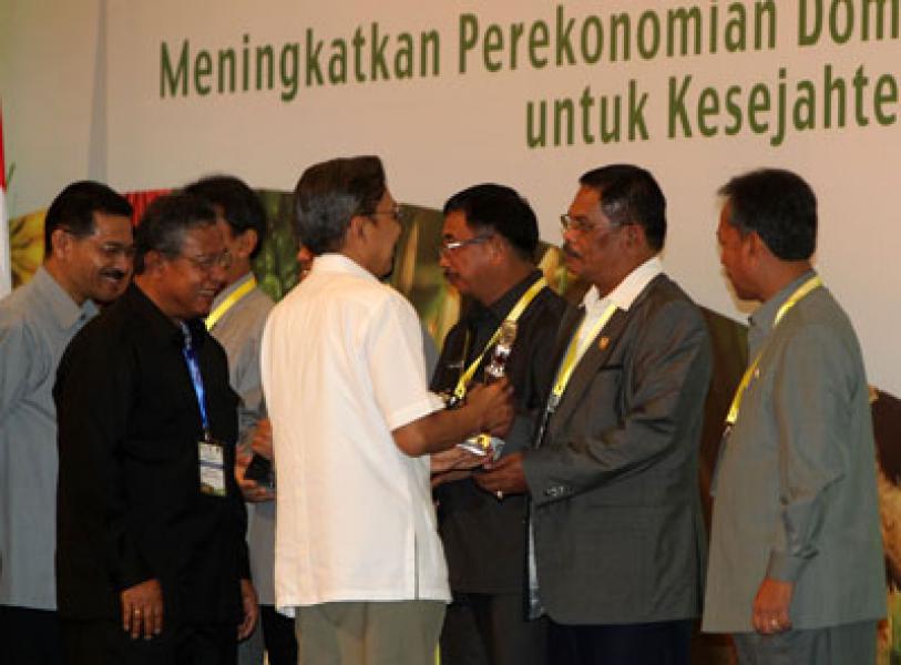 Rahudman Terima Penghargaan Dari Wapres