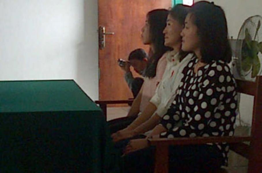 Istri Tua dan Istri Muda Ribut di Pengadilan