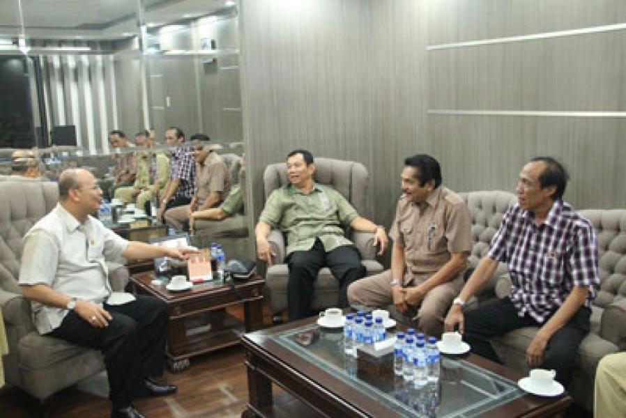 Plt Walikota Medan Terima Pengurus Yayasan Ikatan Keluarga Alumni Kepamongprajaan