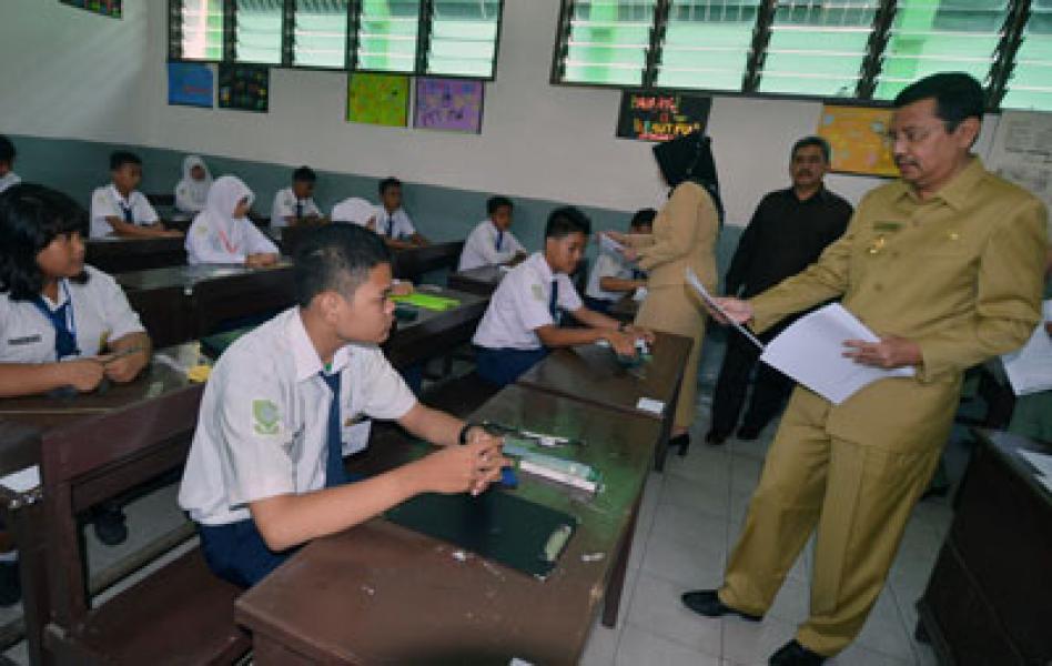 Soal Bahasa Indonesia UN SMP Rusak