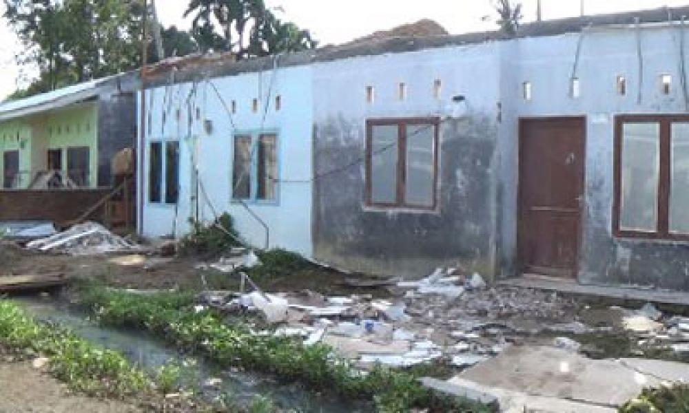 Puluhan Rumah Rusak Diterjang Puting Beliung di Namorambe