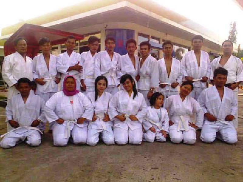Pekerja SPBU 14229326 Panyabungan Latih Kesabaran dan Fisik Dengan Karate