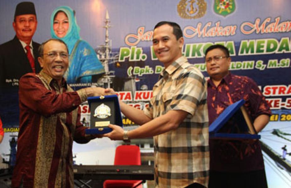 Sekda Medan Jamu Makan Malam Pasis Dikreg Seskoal Angkatan 52