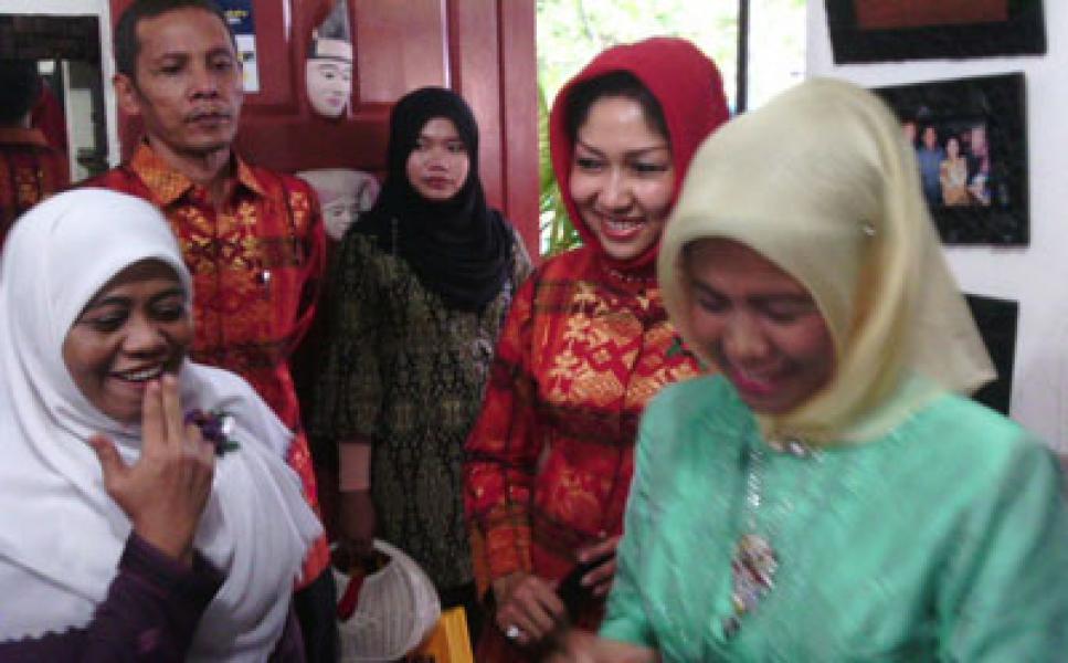 Hasil Kerajinan Binaan Dekranasda Medan Tembus Ekspor