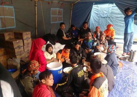 800 Personel Dikerahkan Mencari Korban Tertimbun Longsor di Pangalengan