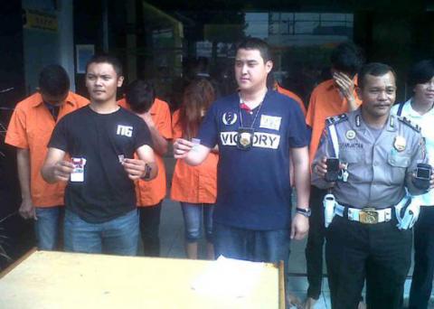 Diduga Pesta Narkoba di Karaoke Station, 24 Orang Ditangkap