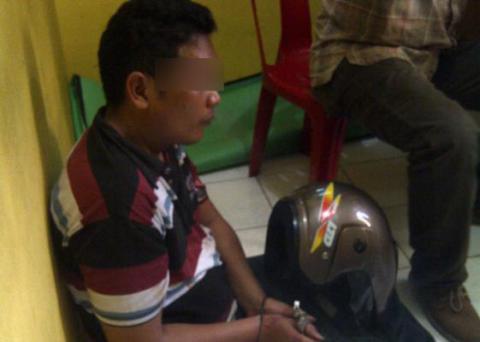 Maling Helm Babak Belur Dihajar