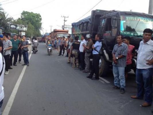 250 Unit Truk Padati Jalan Samanhudi Binjai