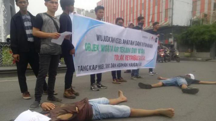 Aktivitas Lingkungan Aksi Desak Pengusutan Ilegal Logging 