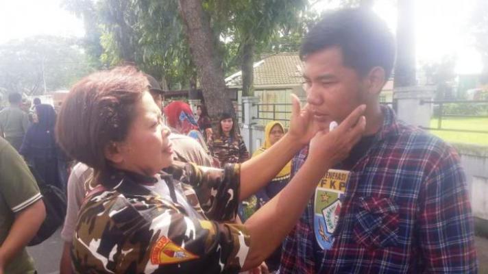 Anggota Kodam I/BB Larang Media Liput Demonstrasi Warga Ramunia
