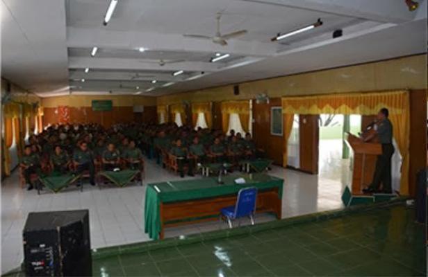 Danrem 022/PT Berikan Pengarahan Kepada 323 Prajurit dan PNS
