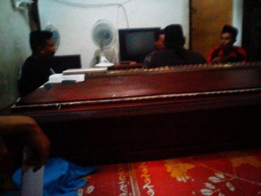 Identifikasi Dinilai Lambat, Kasubdid Penmas Pahami Keluhan Keluarga Korban Banjir Bandang