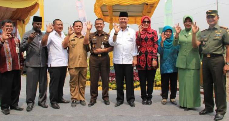Kampung KB : Dari Pemberian Alat KB Hingga Pembuatan Jamban 