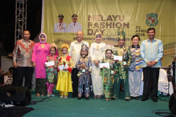 Memperkaya Khasanah  Kebudayaan Asli Melalui Melayu Fashion Day