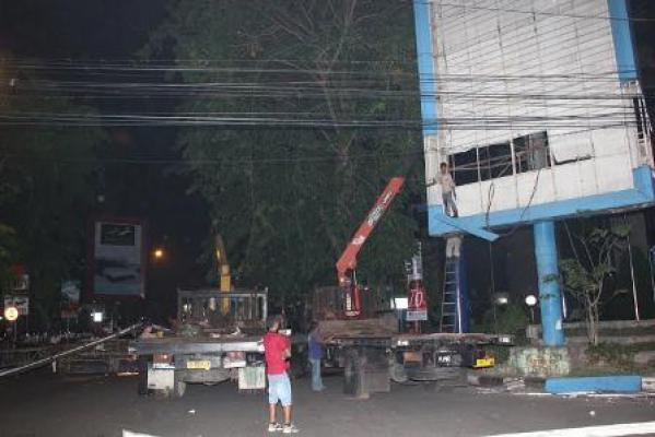 Papan Reklame Milik ACC Advertising dan Gaharu Advertising Dibongkar