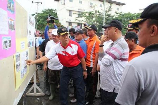 Pembersihan Jalan Sutomo dan Sekitarnya, Walikota Medan Amankan Gedung PSMS di Jalan Veteran