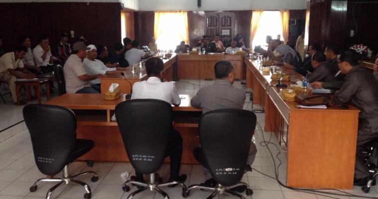 Pimpinan Daerah Binjai, Warga dan Sopir Truk Bahas Solusi Terkait Pemasangan Portal