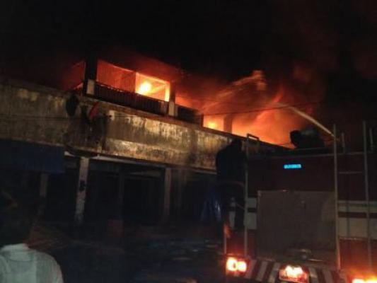 Ruko Lantai II Terbakar, Pedagang Pasar Tavip Binjai Panik