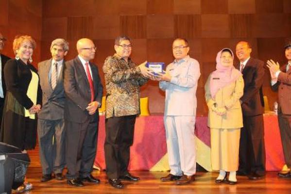 Sekda Provsu Buka Seminar Internasional Advokat Hadapi MEA