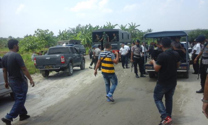 Seratusan Personil Gabungan Tertibkan Galian C di Langkat