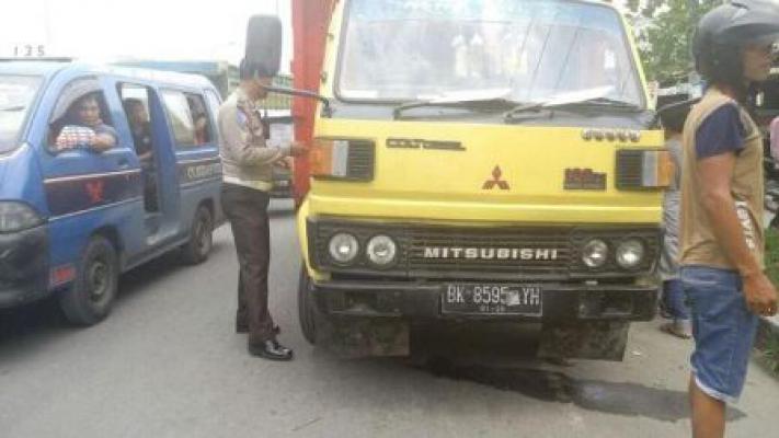 Supir Truk Lari Usai Tabrak Pengendara Sepeda Motor di Dekat Fly Over Djamin Ginting