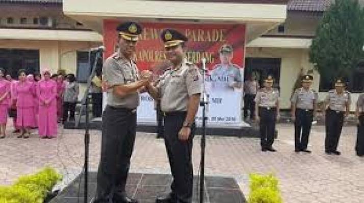 Temu Pisah Kapolres Deli Serdang Diwarnai Isak Tangis Polisi Cilik