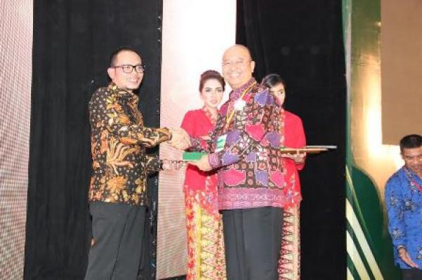Terima Penghargaan K3, Walikota Medan Berharap Dunia Usaha Makin Baik