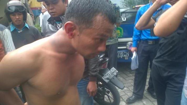 Terjebak di Kampus IBBI, Pencuri Ini Dimassa Warga