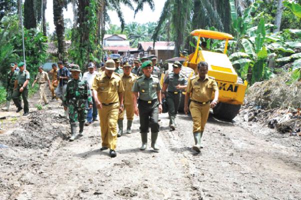 Tim Pengawas dan Evaluasi Mabes TNI AD Tinjau TMMD Ke-96