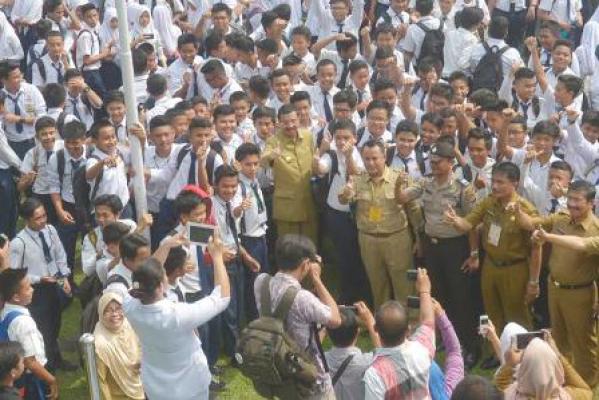 Tinjau UN, Plt Gubsu Dorong SMP Sederajat Terapkan Sistem UNBK