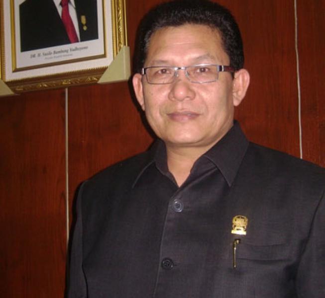 Warga Dipungli Ngurus Akte Kelahiran