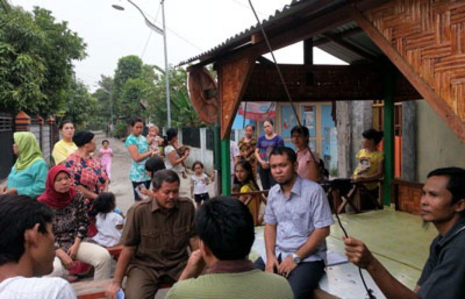 Warga Jalan Beo Protes Tower Seluler