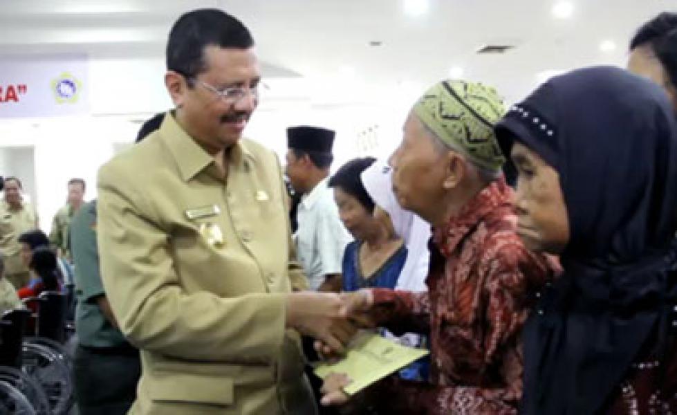 Balaslah Jasa Orangtua Dengan Perhatian dan Kasih Sayang