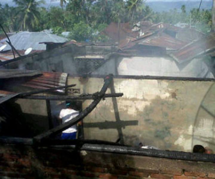 Rumah Penjual Bensin Eceran Terbakar di Panyabungan