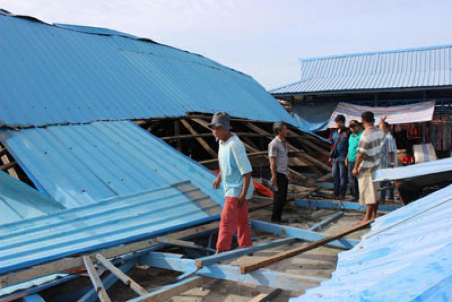 Ambruk Dihantam Puting Beliung, Kabid Pasar Tinjau Pasar Bintungan Bejangkar