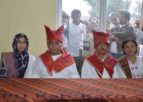 Bangkit Sitepu-Simon Sembiring Mendaftar ke KPU Karo
