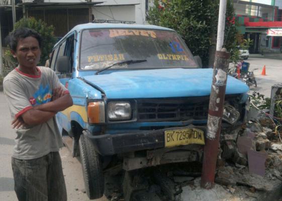 Bawa Angkot Desa Maju, Oknum TNI Tabrak Pengemudi Sepeda Motor Hingga Tewas