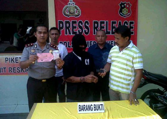 Kurir Sabu Ditangkap Saat Nonton TV