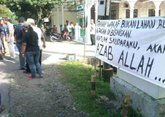 Ratusan Kuburan di Asam Kumbang Dibongkar