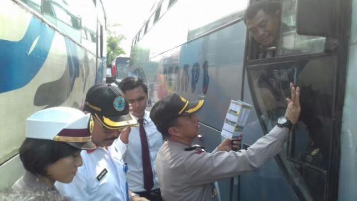 BNNK, Dishub dan Polres Binjai Lakukan Tes Urin Terhadap Supir Bus 