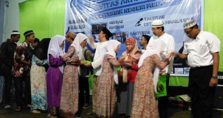 Civitas dan Alumni Polmed Buka Bersama Dengan Anak Yatim Piatu