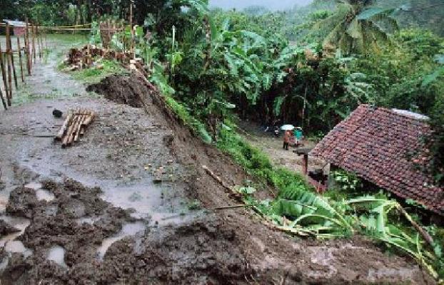 Dampak Banjir dan Longsor di Kebumen
