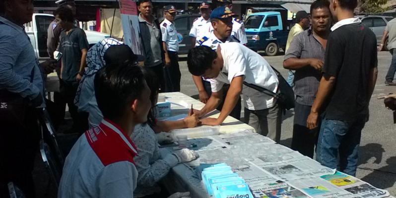 Jelang Lebaran, Sopir Angkutan Umum Dites Urin